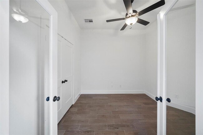 Foto del edificio - 160 Lukewood Cir