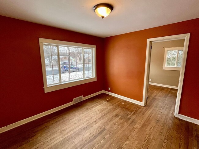 Foto del edificio - 3 Bed 2 Bath Single Family Home in Rothsch...