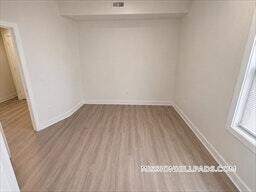 Foto del edificio - 301-305 Dudley St.