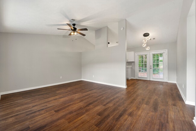 Photo - 2467 Deep Shoals Cir House