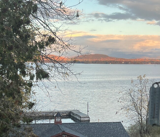 Foto del edificio - 2260 Lake Shore Rd