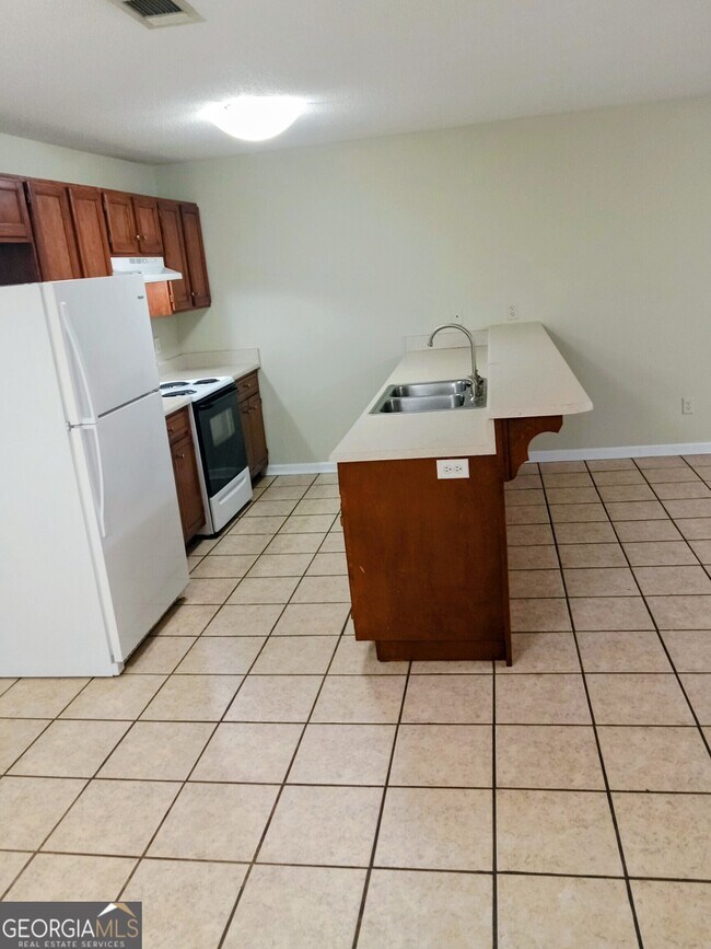 Building Photo - 803 cardinal grove court