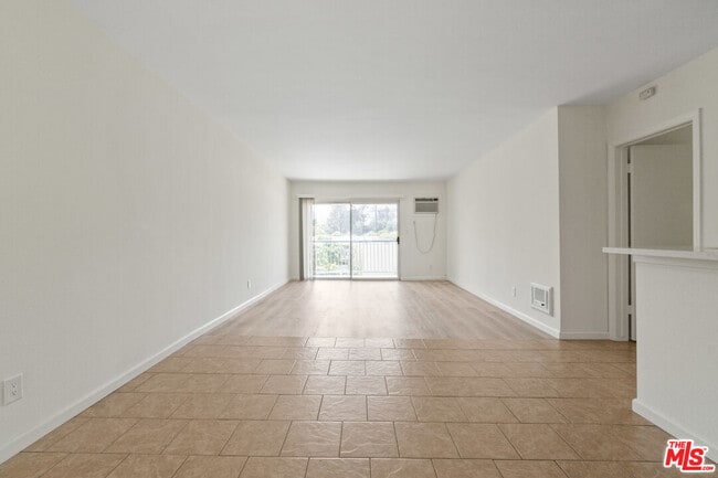 Building Photo - 18307 Burbank Blvd