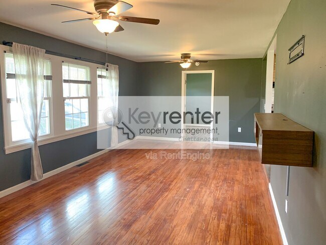 Foto del edificio - 827 Woodmore Ln