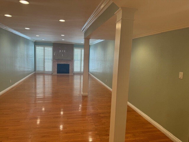 Building Photo - 1745 Holly Dr