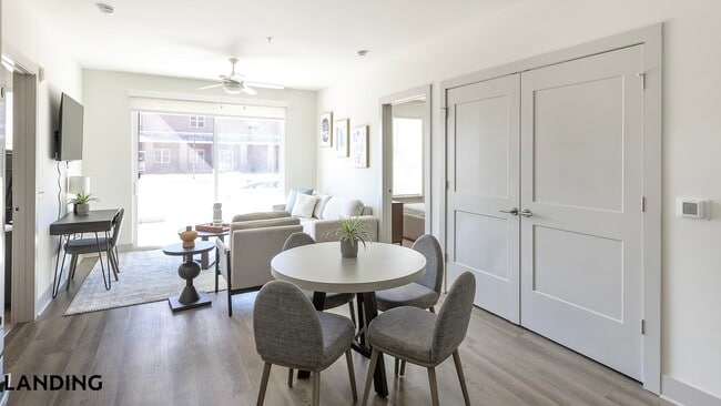 Building Photo - 2500 9th Ave SW