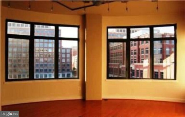 Foto del edificio - 520 John Carlyle St