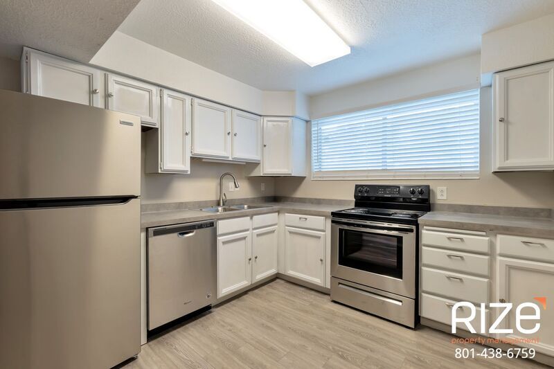 Primary Photo - 1845 W 2700 S