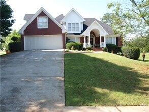 Building Photo - 2017 Evergreen Dr SE