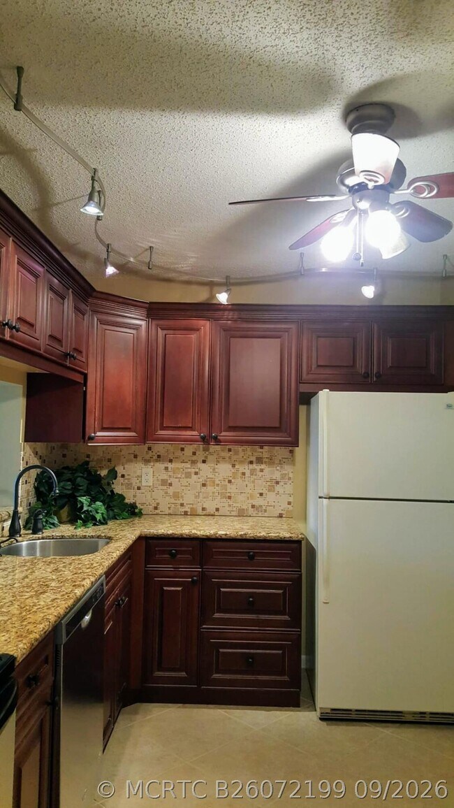 Building Photo - 5130 Las Verdes Cir