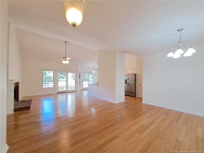 Building Photo - 420 Sugar Pine Dr
