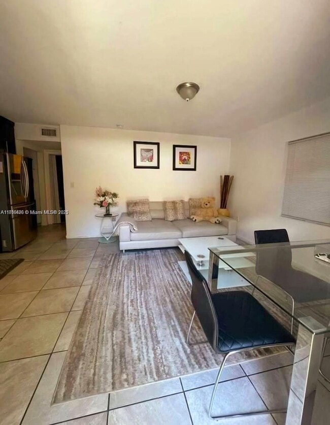 Foto del edificio - 315 NW 59th St