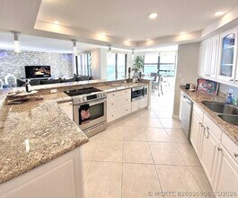 Building Photo - 5420 N Ocean Dr