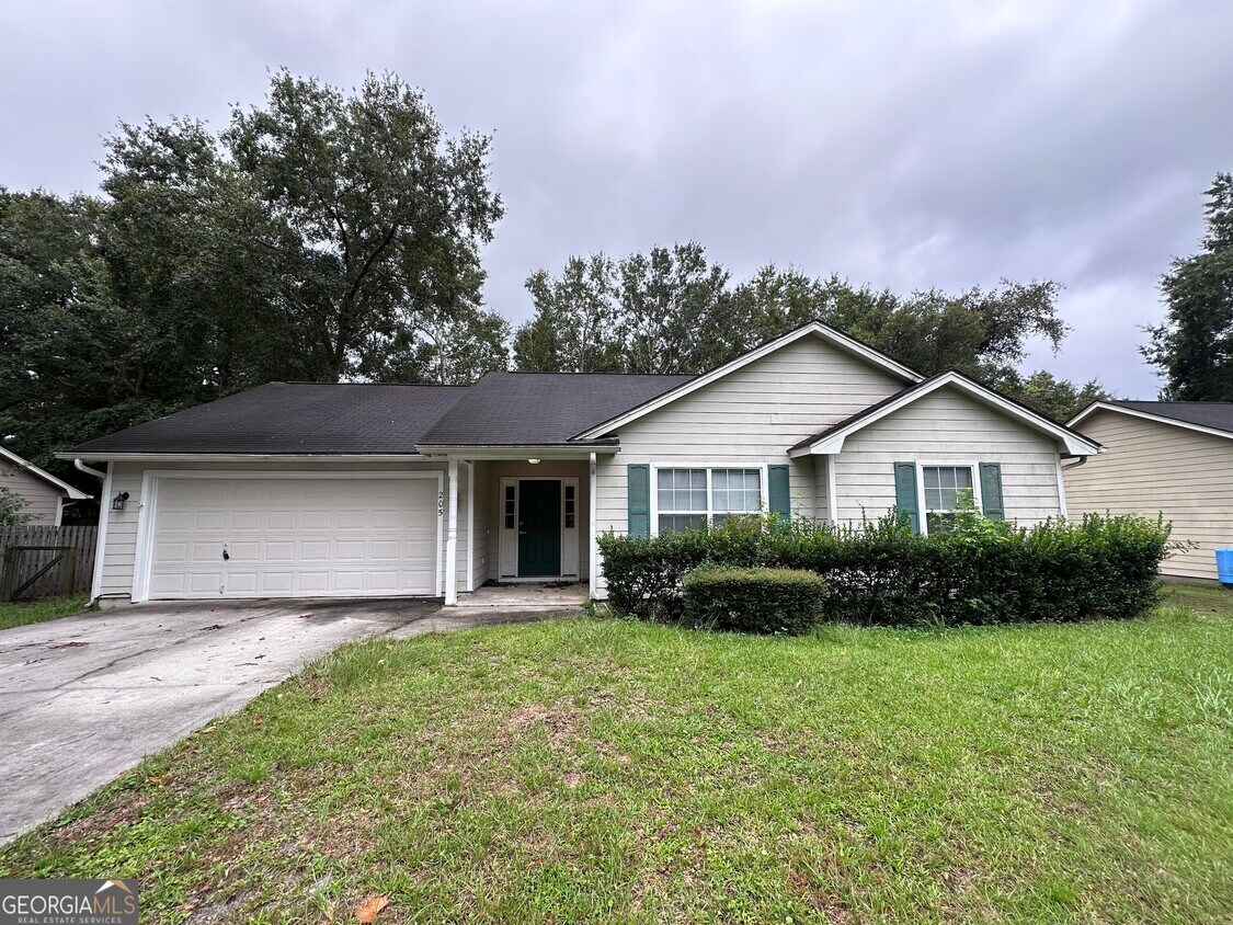 205 Royal Acres Cir  