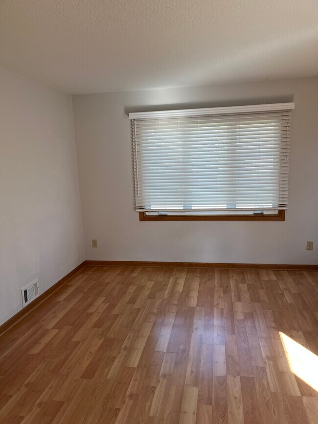 Foto del edificio - 4725 Tana Pt