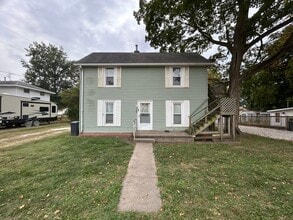 Building Photo - 107 W Prairie St