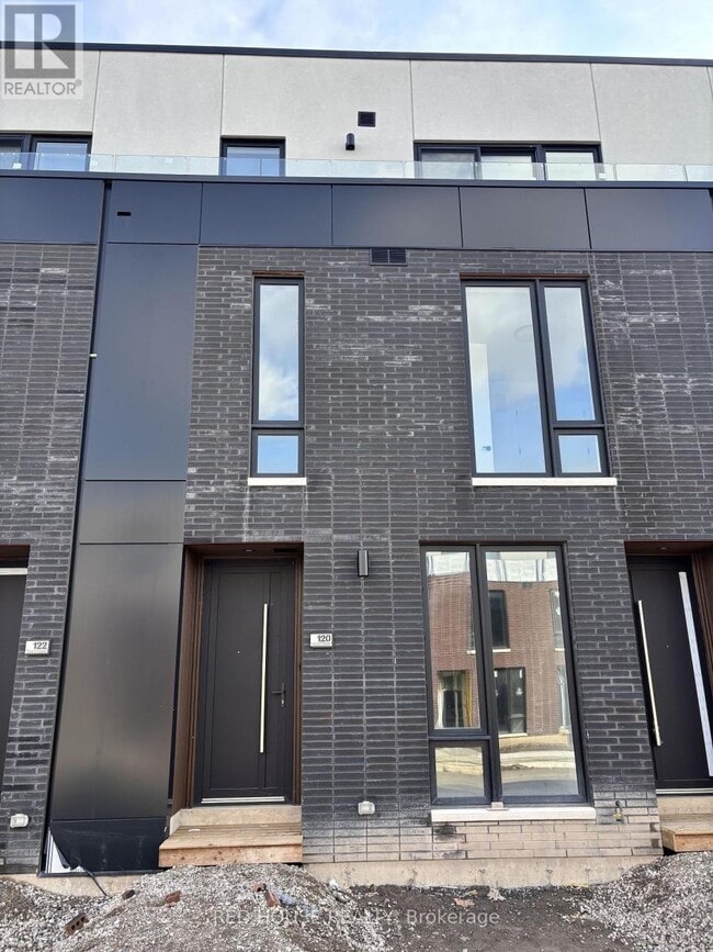 Building Photo - 120 Everett Cmn