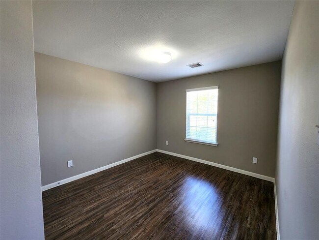 Foto del edificio - 13347 Miller Ln