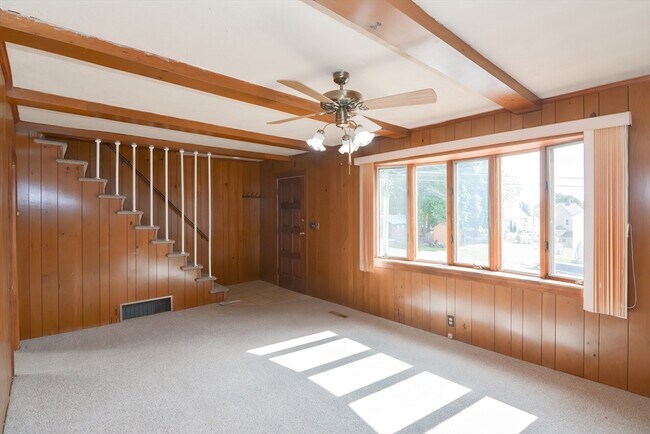 Building Photo - 20 Chapin St