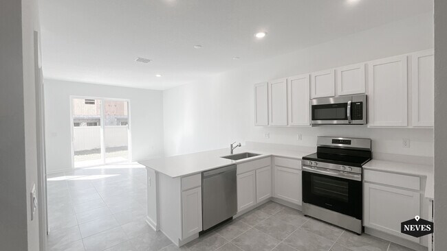 Foto del edificio - 2562 Skyline Lp
