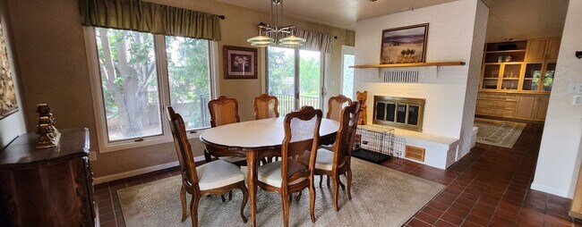 Foto del edificio - One-of-a-Kind 4 Bed, 4 Bath Gem