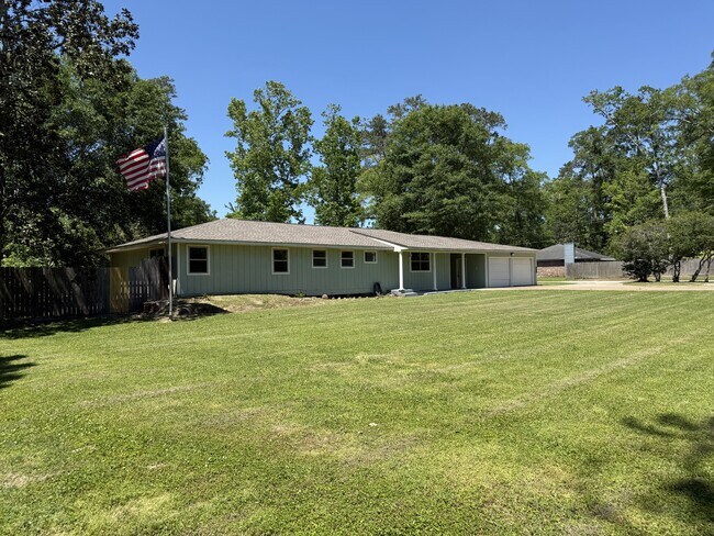 Foto del edificio - 165 Dogwood Ln