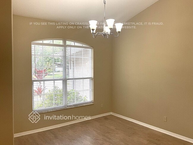 Building Photo - 14814 7th Ave E