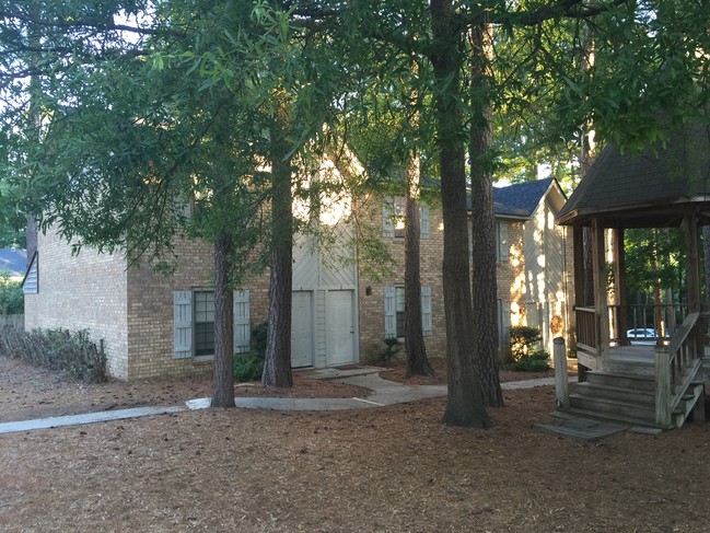 Building Photo - Wintergreen Apartments