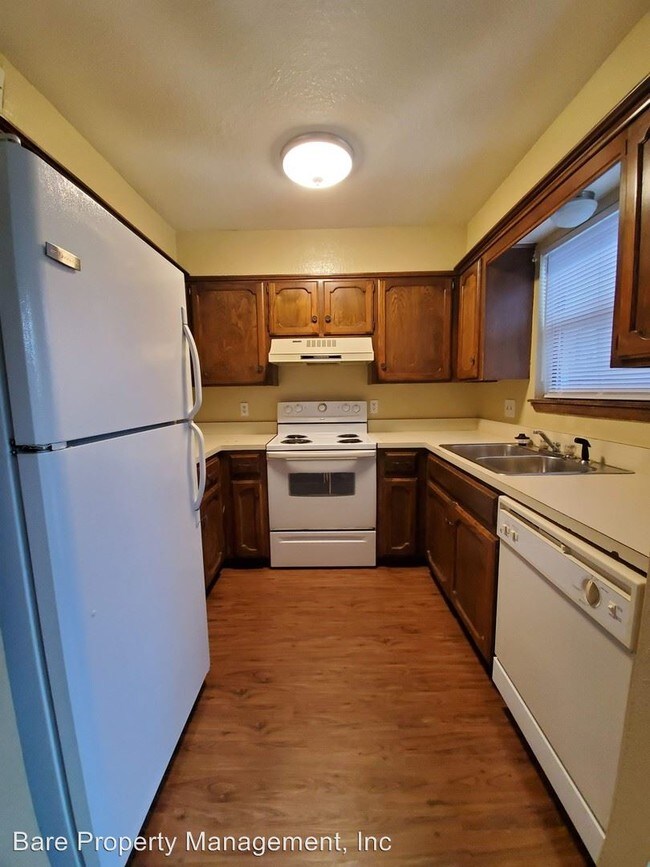 Building Photo - 2209 Beaumont Dr