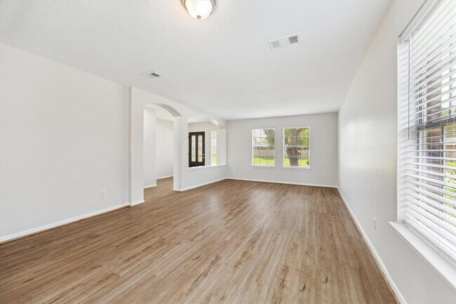 Foto del edificio - 1518 Hunter Green Ln