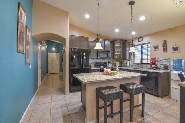 Building Photo - 2228 W Broadway Ave