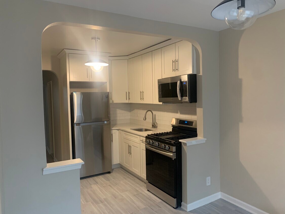 Kitchen - 1160 E 86th St