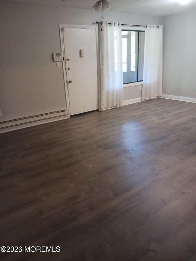 Building Photo - 115 Amberly Dr