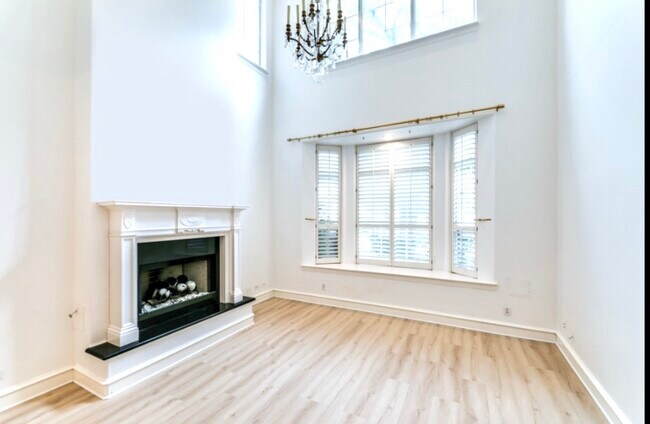 Foto del edificio - 7319 Inwood Rd