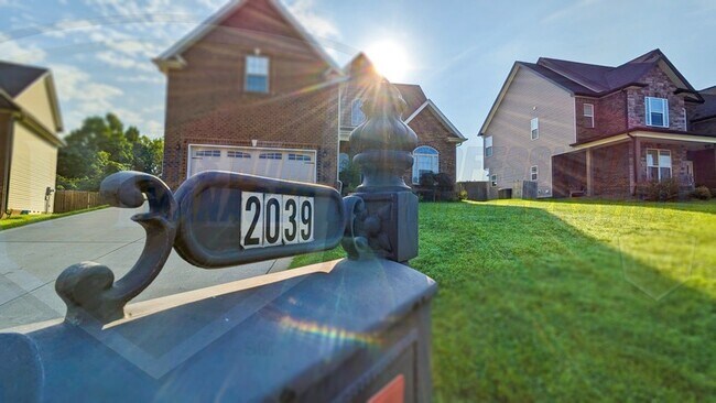 Building Photo - 2039 Dorsey Ct