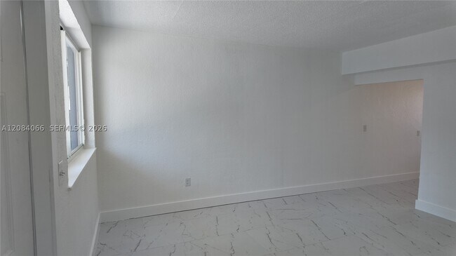 Building Photo - 3737 NW 20th Ct