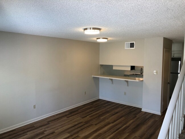 Foto del edificio - 5110 Buttercreek Lane (GPWJRW)