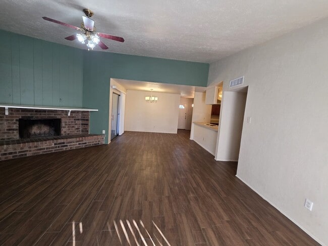 Building Photo - 22735 Millgate Dr