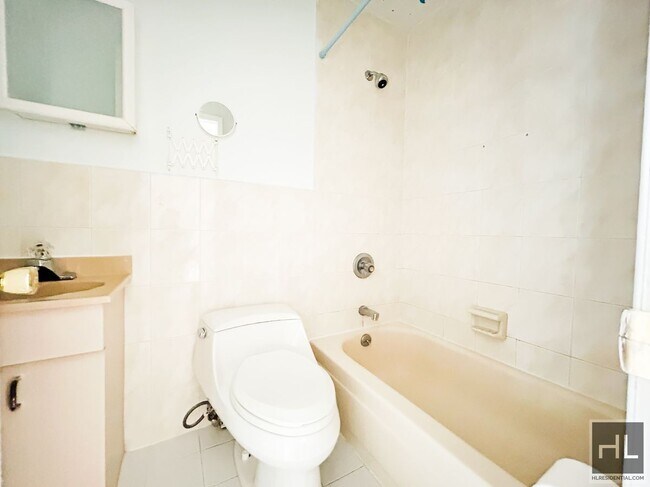 Foto del edificio - 62 ROAD