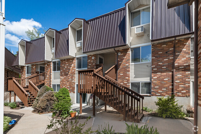 Building Photo - Cambridge Court Apartments