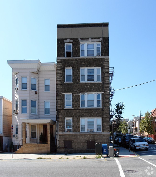 Exterior Photo - 315 Palisade Ave