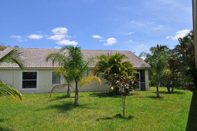 Building Photo - 1592 Carriage Brooke Dr