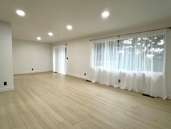 Foto del edificio - 12627 Beacon Ave S