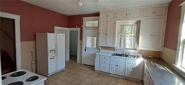 Building Photo - 2517 Olive St