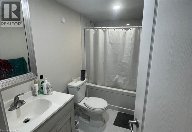 Building Photo - 68 Great Gabe Cres