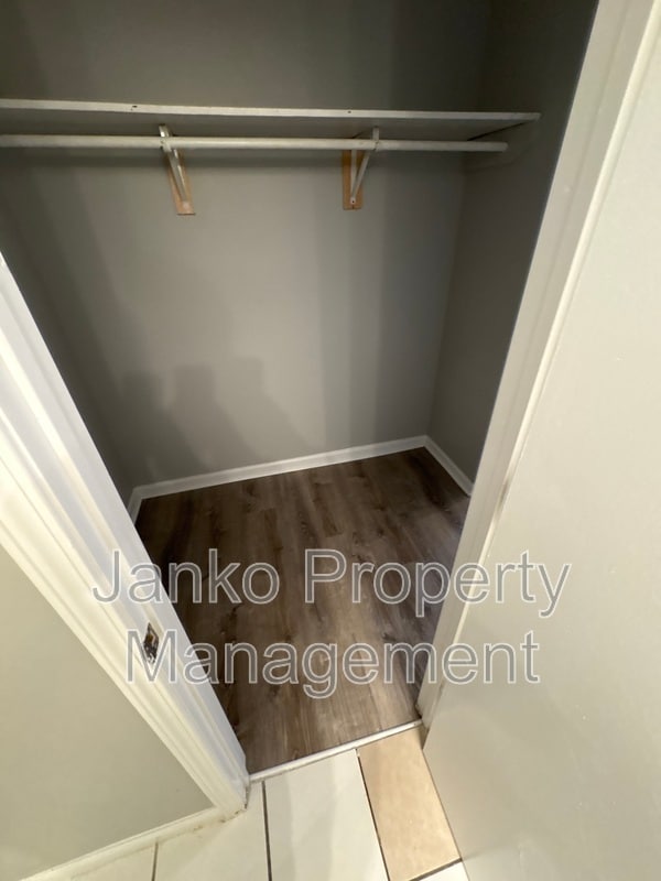 Foto del edificio - 3343 Commercial Ave