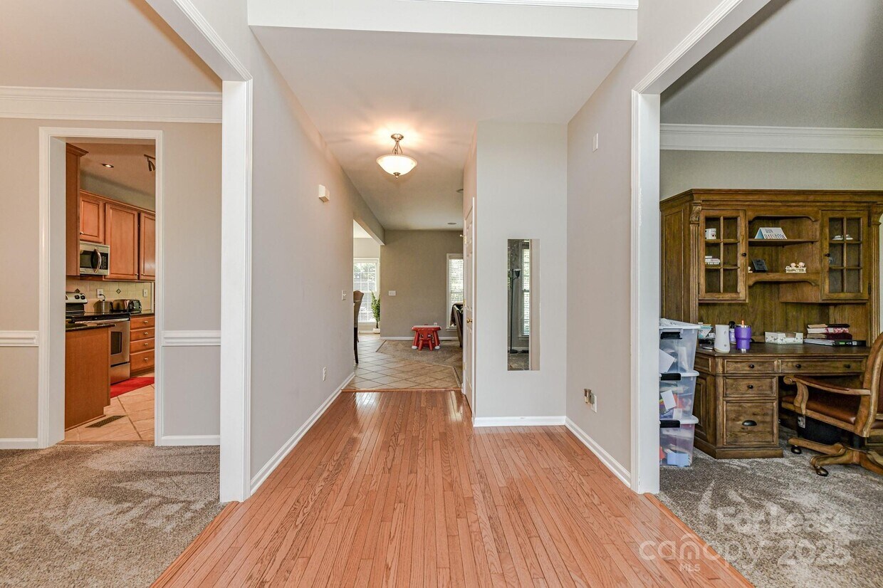 Foto principal - 16829 Hampton Trace Rd