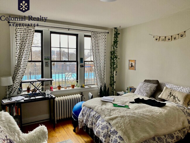 Foto del edificio - 374 Chestnut Hill Rd