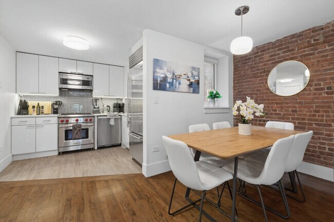 Foto del edificio - 125 E 83rd St
