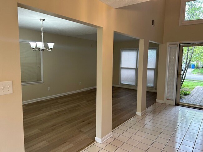 Building Photo - Spacious 2 Story In Willow Bend           ...